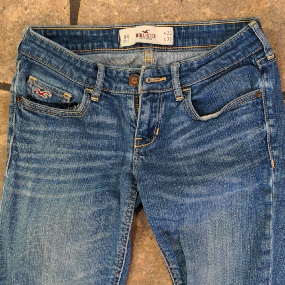 Women's Hollister blue jeans